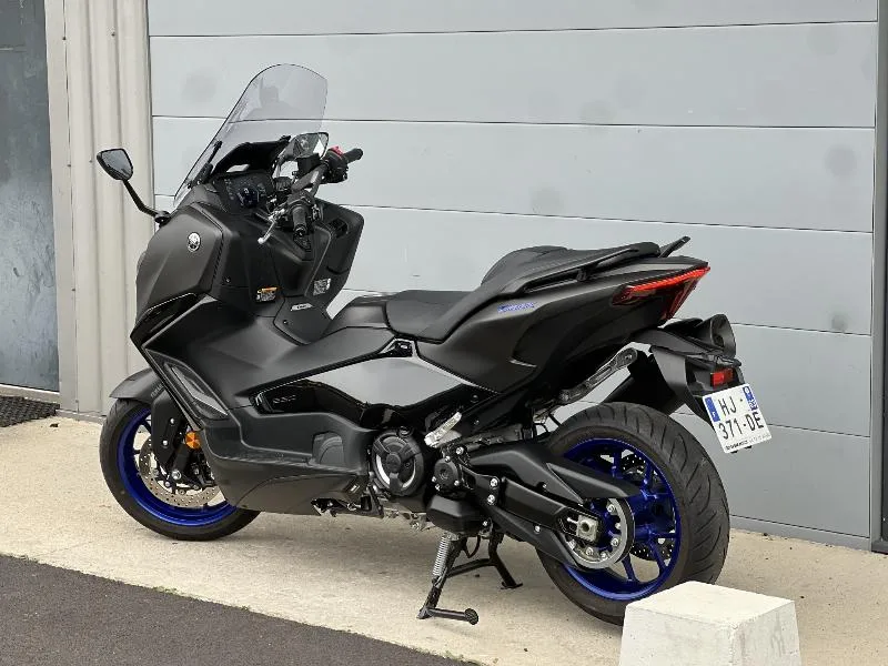 XP TMAX 560