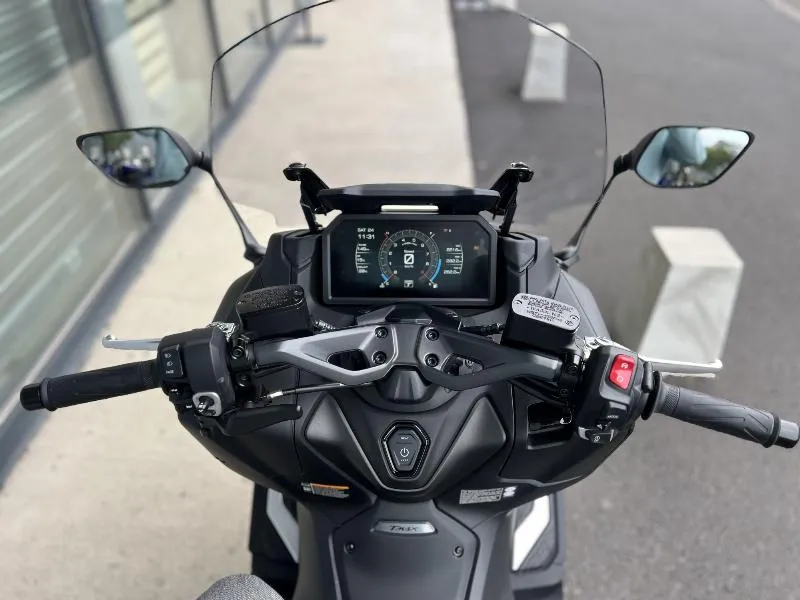 XP TMAX 560