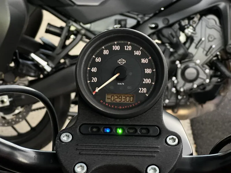 SPORTSTER 883