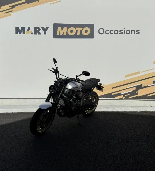 XSR 700 XTRIBUTE