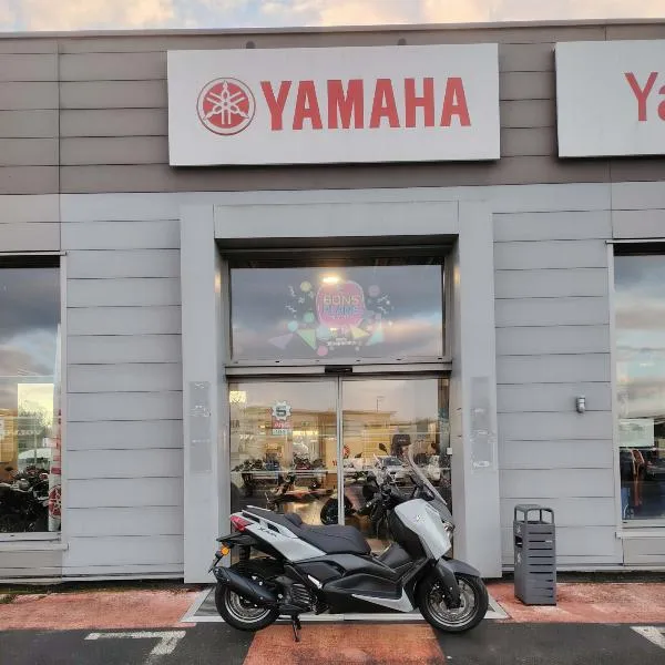 XMAX 125 TECH MAX