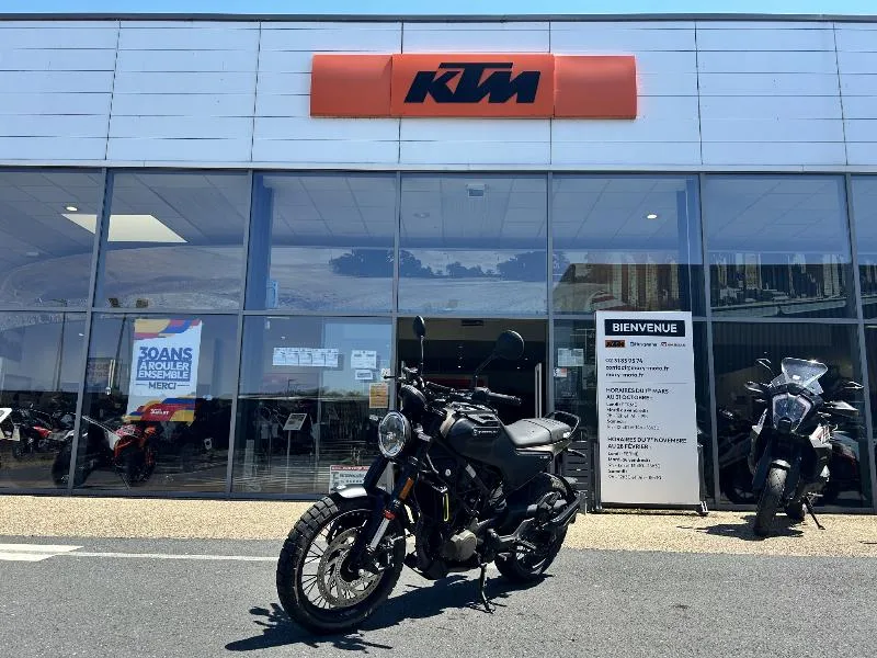 SVARTPILEN 125 ABS