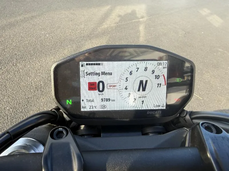 MONSTER 900