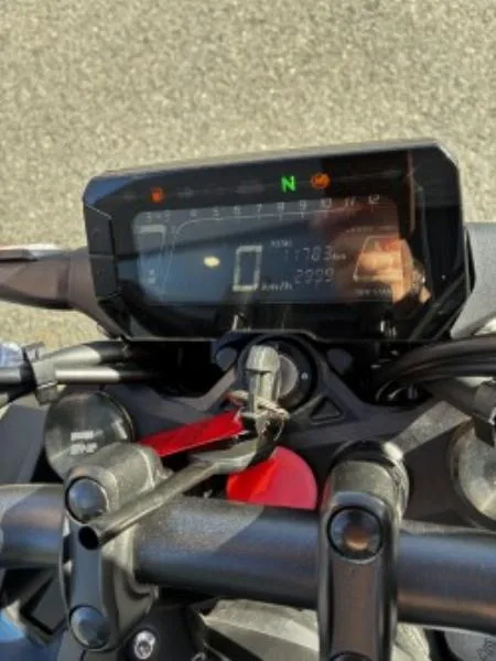 CB 125  R