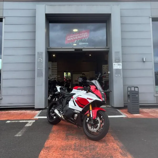 YZFR7