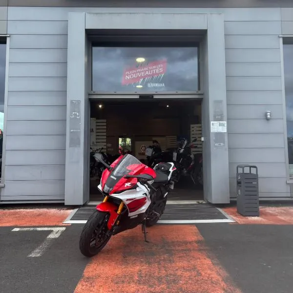 YZFR7