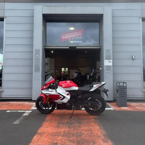 YZFR7