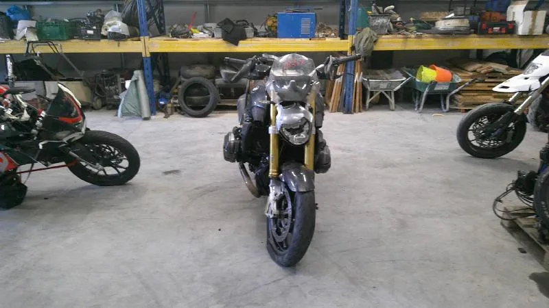 R 1200 R