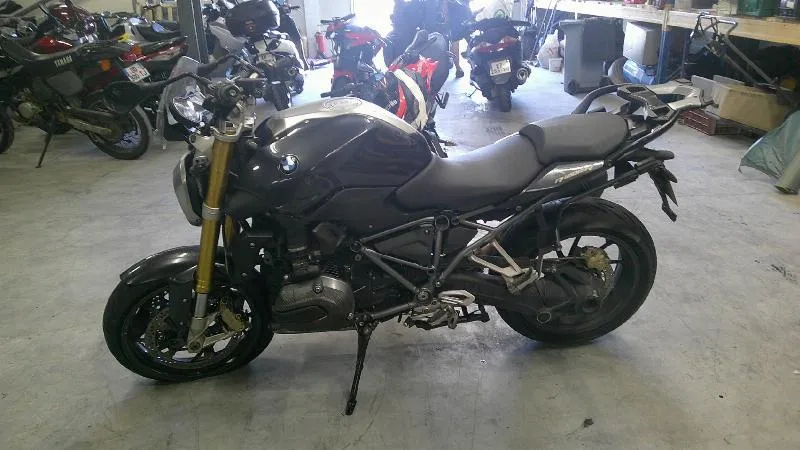 R 1200 R