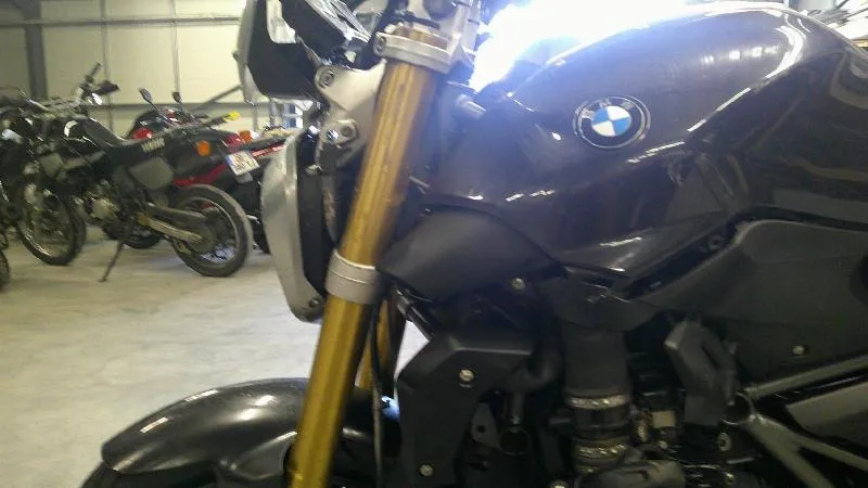 R 1200 R