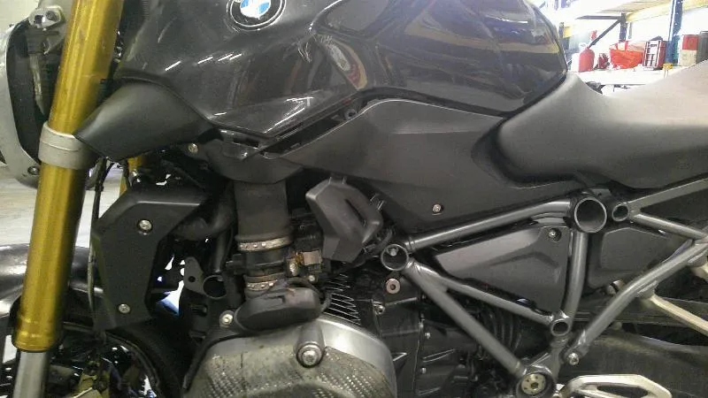 R 1200 R