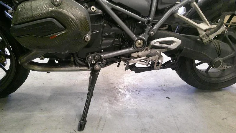 R 1200 R
