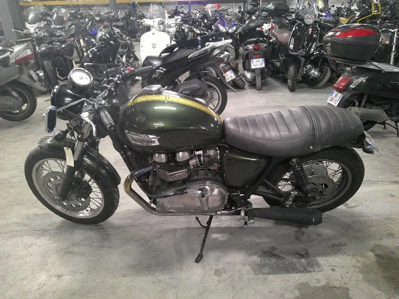 THRUXTON 900 2015