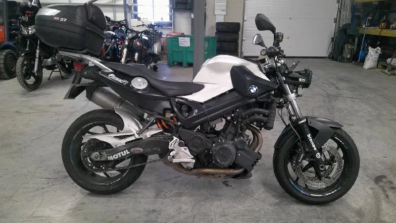 F 800 R