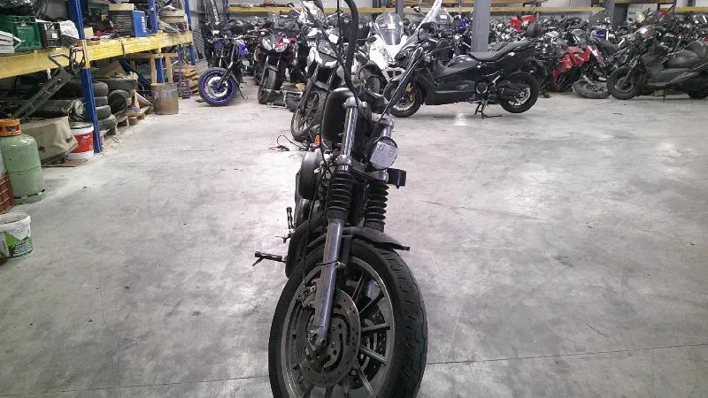 SPORTSTER 883