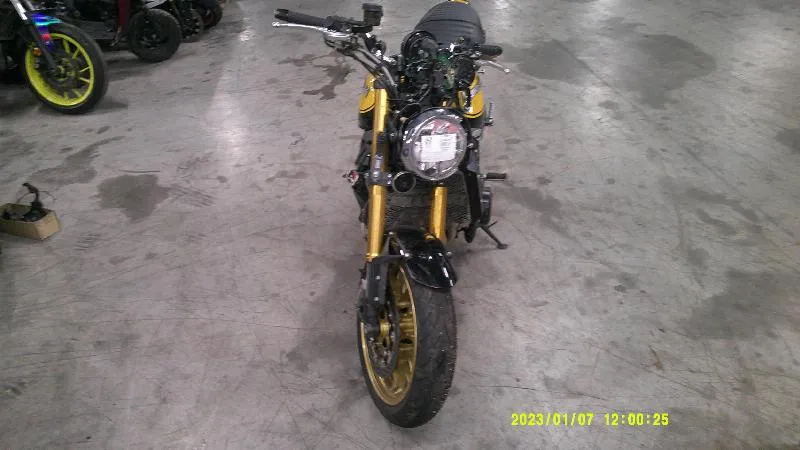 Z 900
