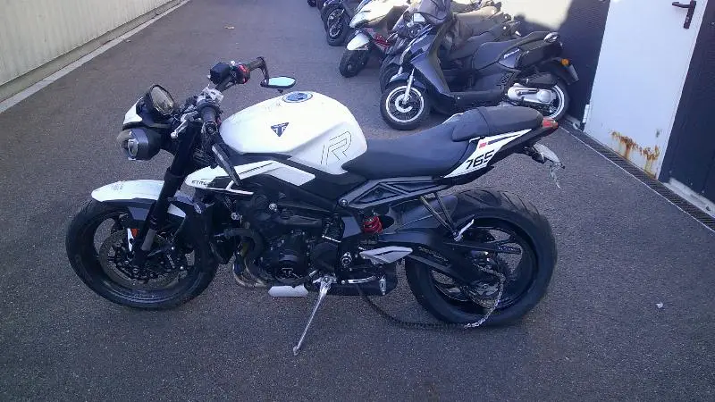 STREET TRIPLE 765 R