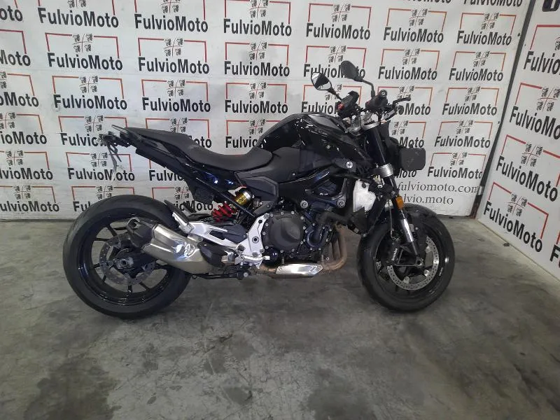 F 900 R