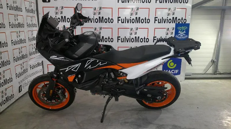 890 SMT