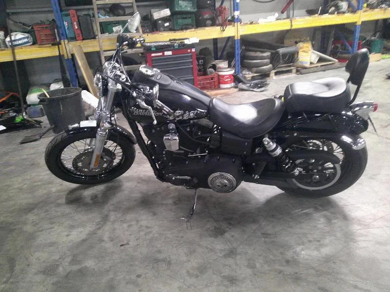 DYNA STREET BOB 1584 2011