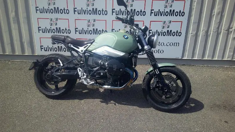R NineT