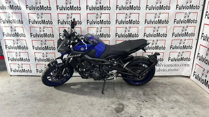 MT09