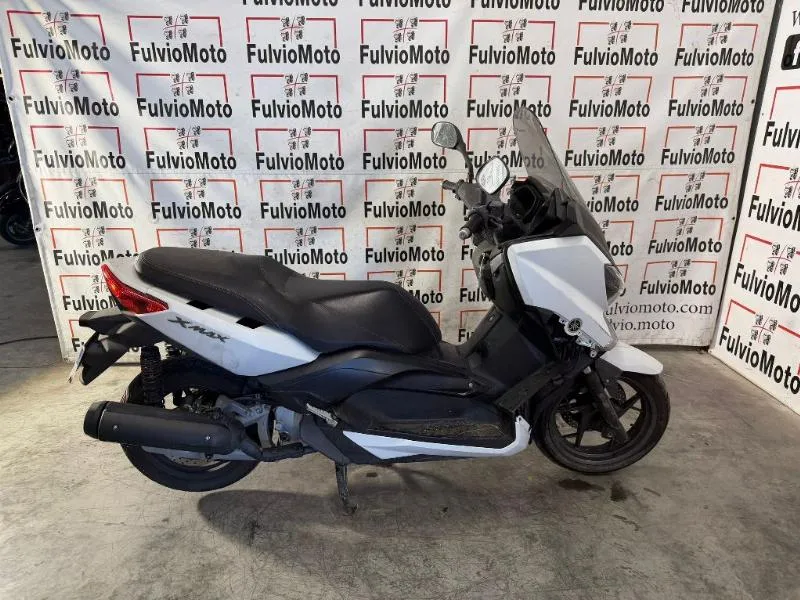 XMAX 125