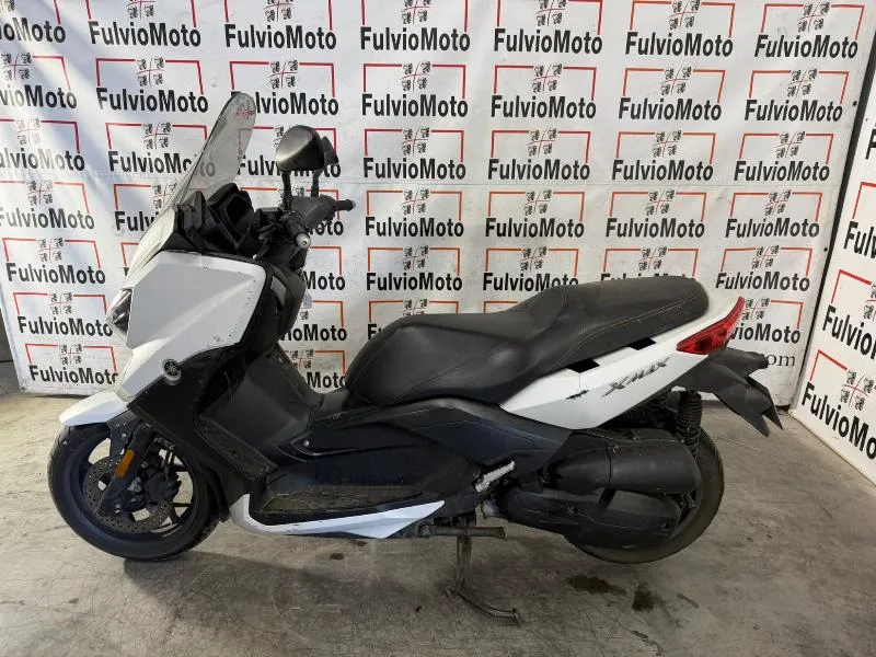 XMAX 125