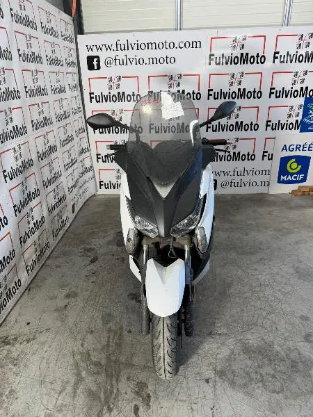 XMAX 125