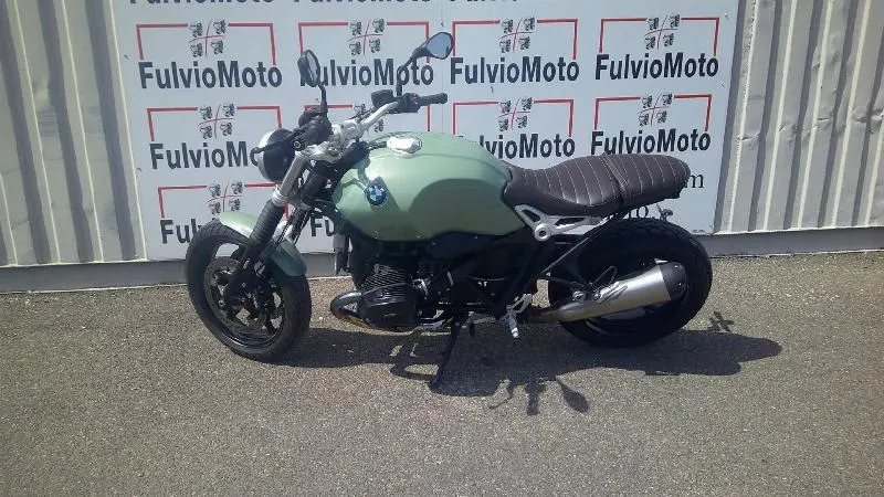 R NineT