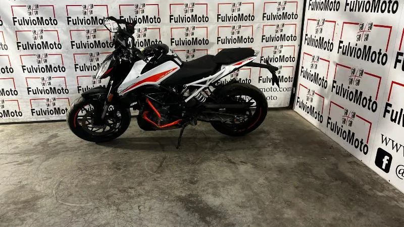 390 DUKE