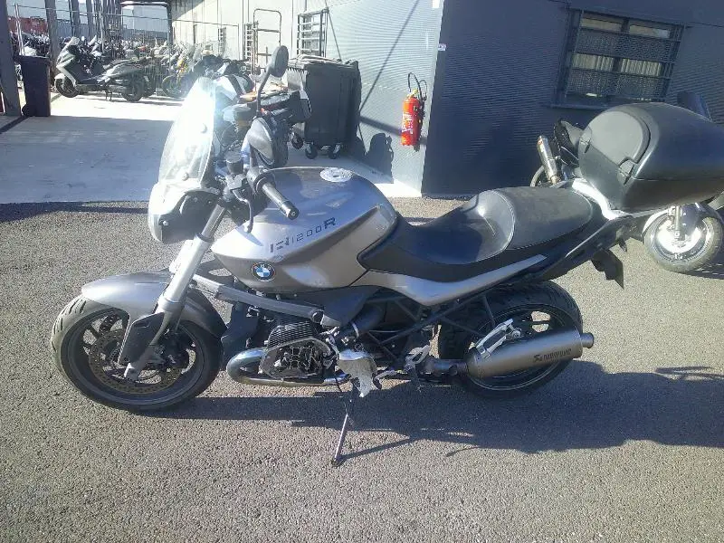R 1200 R
