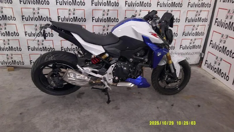 F 900 R