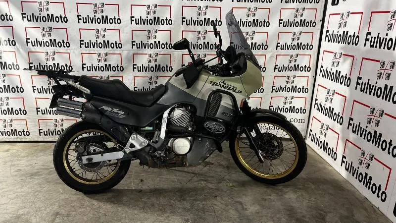 TRANSALP 600