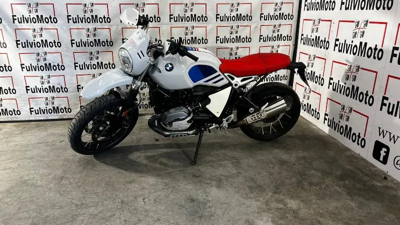 R NineT