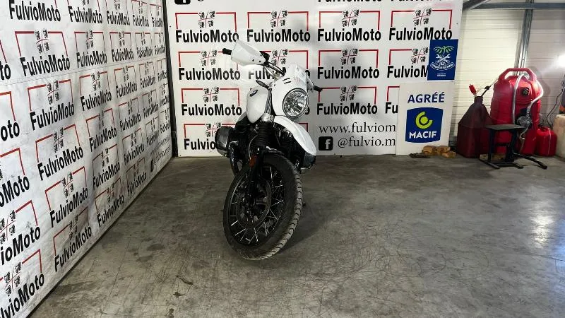 R NineT