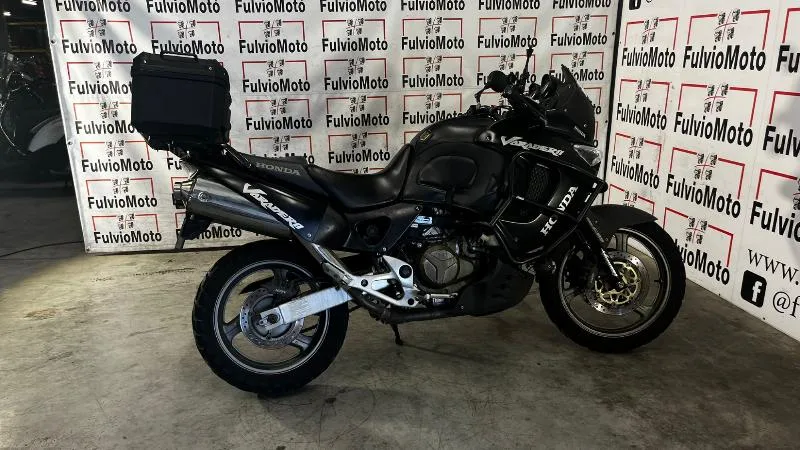 XL 1000 2001