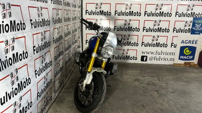 R NineT