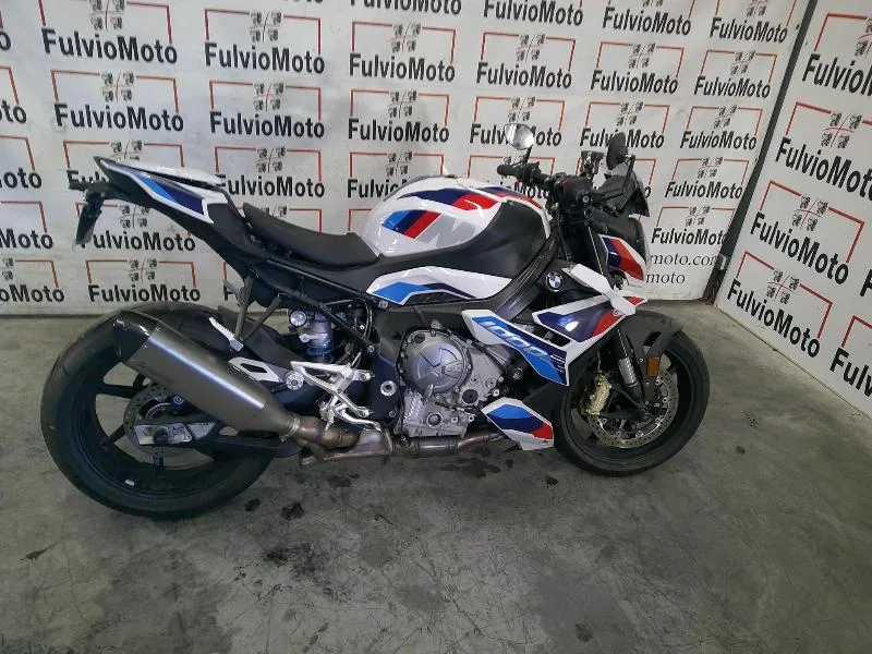 M 1000R