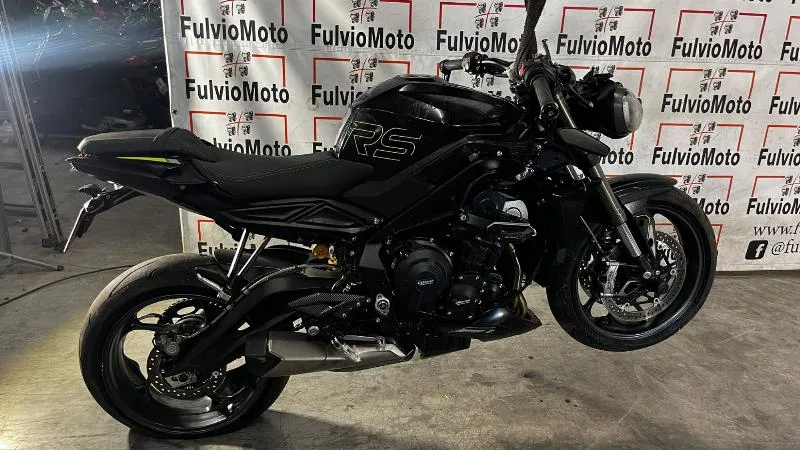 STREET TRIPLE 765 RS