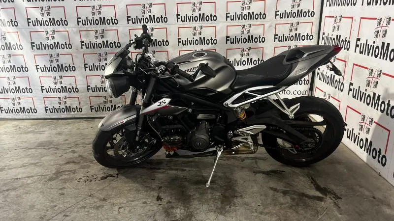 STREET TRIPLE 765 RS
