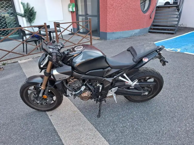 CBR 650  R