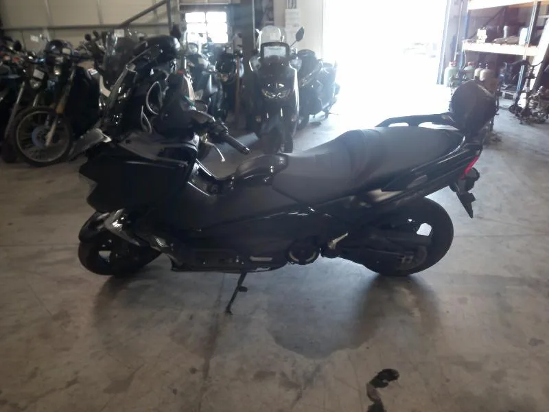 XP TMAX 530 DX