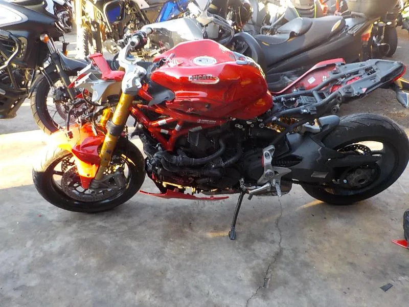 SUPERSPORT 939S