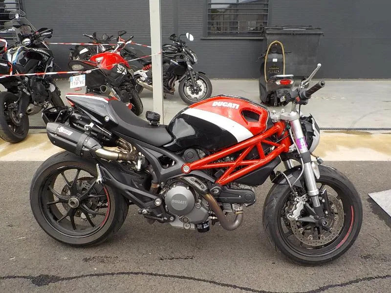 MONSTER 796