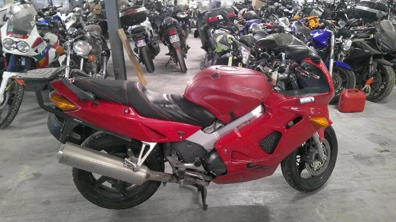 VFR 800 F
