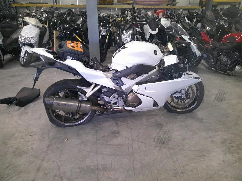 VFR 800 F