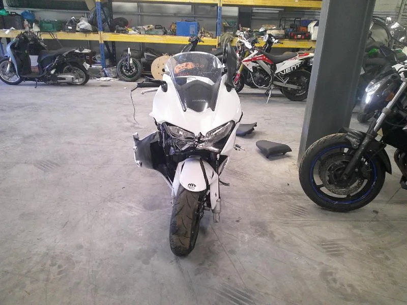 VFR 800 F