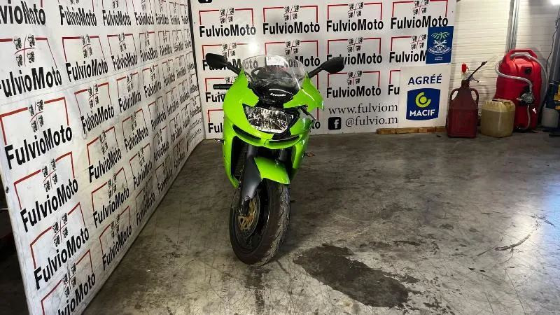 ZX9R