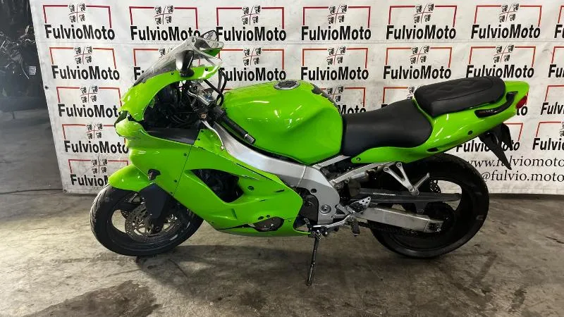 ZX9R
